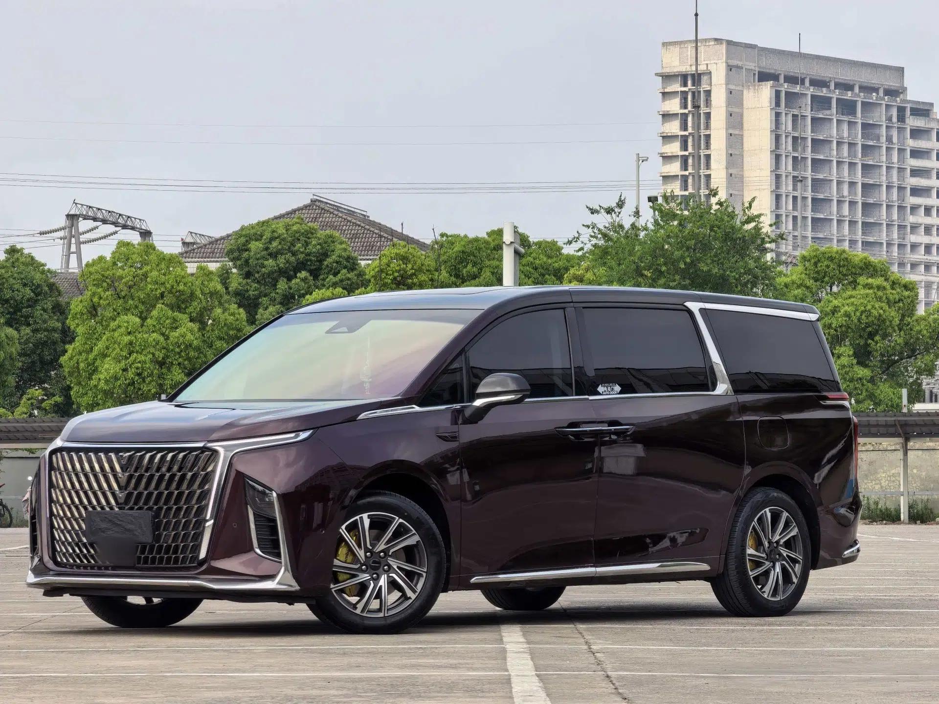 Used SAIC MAXUS G90 2022 2.0T Interstellar Seven-Seater — миниатюра 1