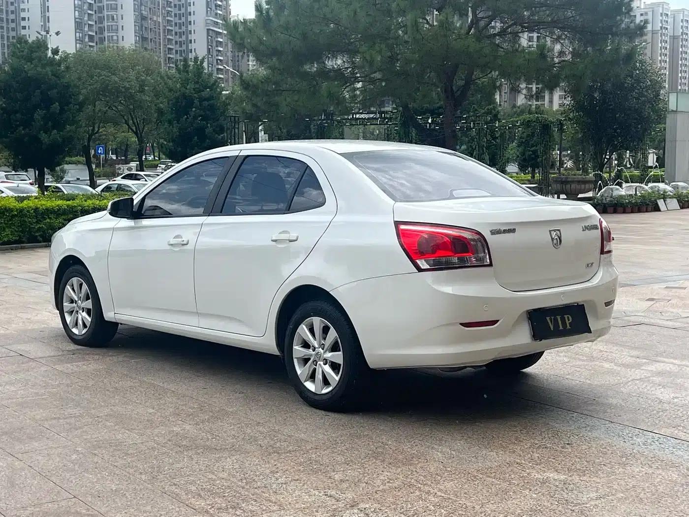 Baojun 630 2014 1.5L Automatic Comfort Model — миниатюра 11