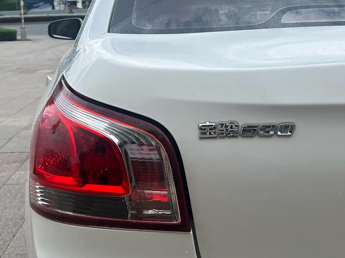 Baojun 630 2014 1.5L Automatic Comfort Model — миниатюра 9