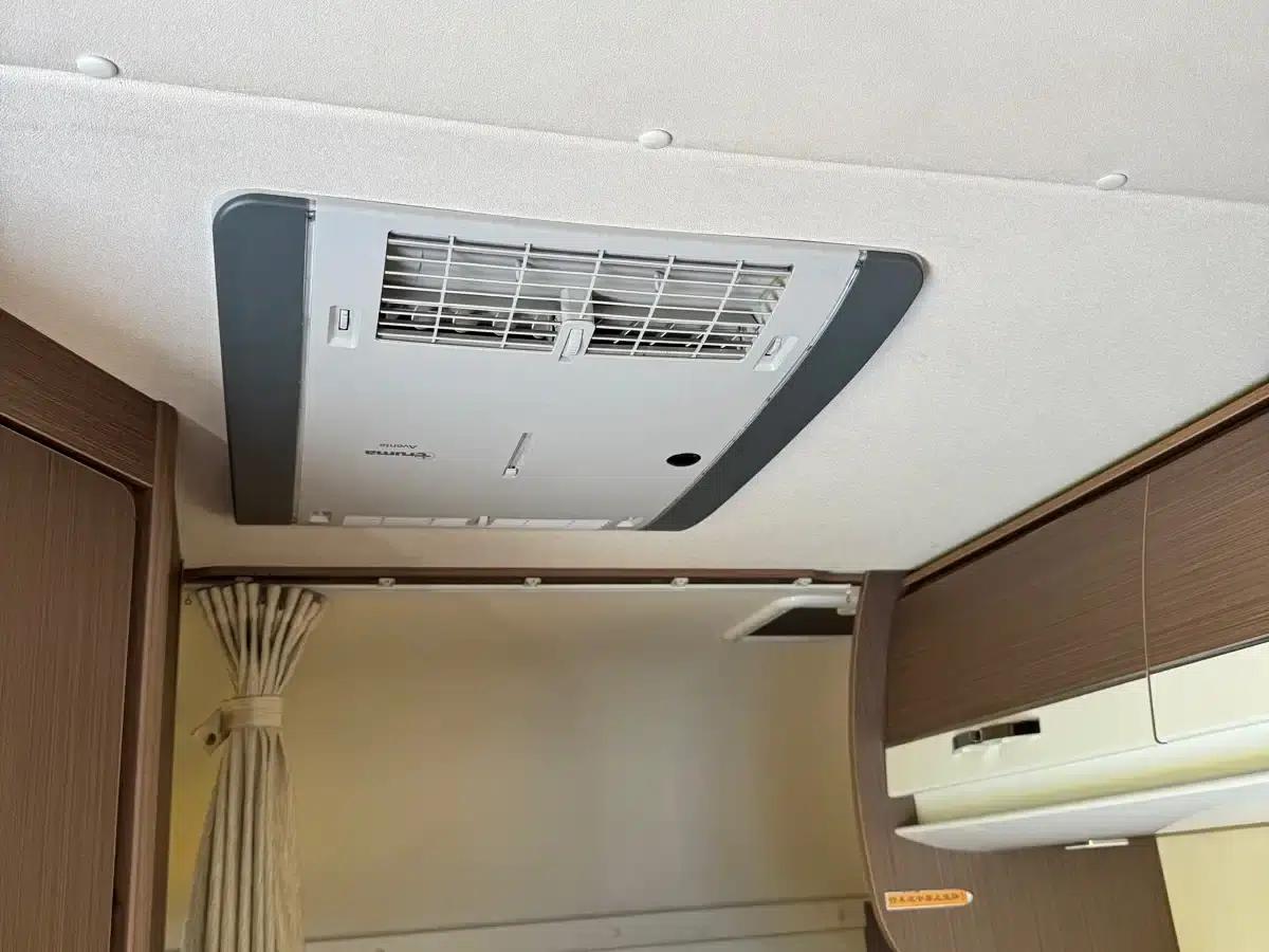 SAIC MAXUS V80 RV 2021 Model 2.0T Lifestyle V80 RV with Transverse Bed — миниатюра 18
