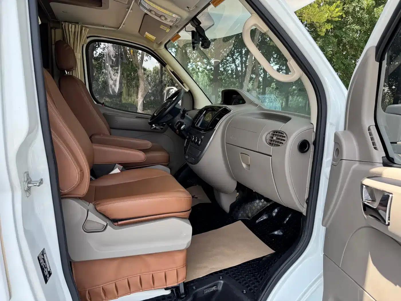 SAIC MAXUS V80 RV 2021 Model 2.0T Lifestyle V80 RV with Transverse Bed — миниатюра 9