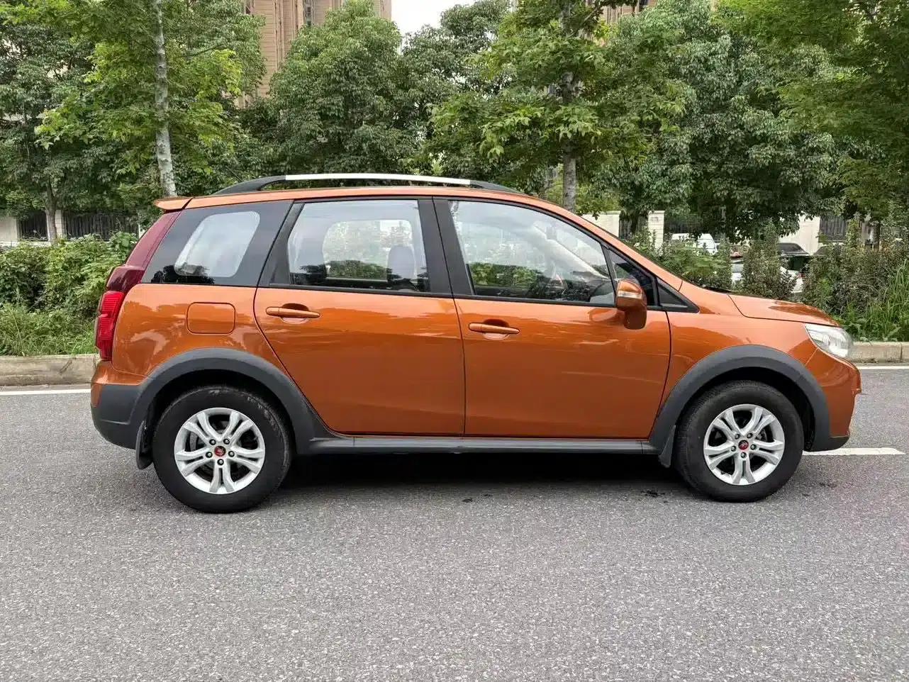 Jingyi X3 2015 1.5L Comfort Model — миниатюра 3