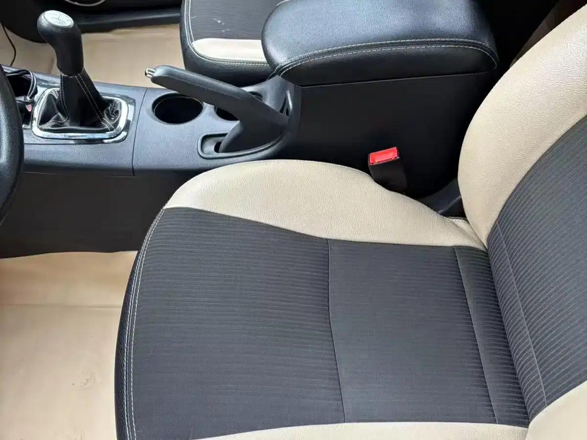 Jingyi X3 2015 1.5L Comfort Model — миниатюра 4