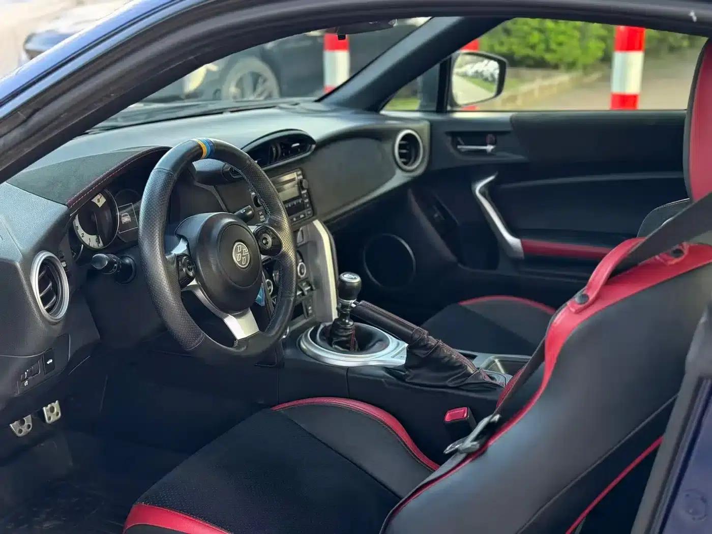 Toyota 86 2019 2.0L Manual Deluxe Edition — миниатюра 8
