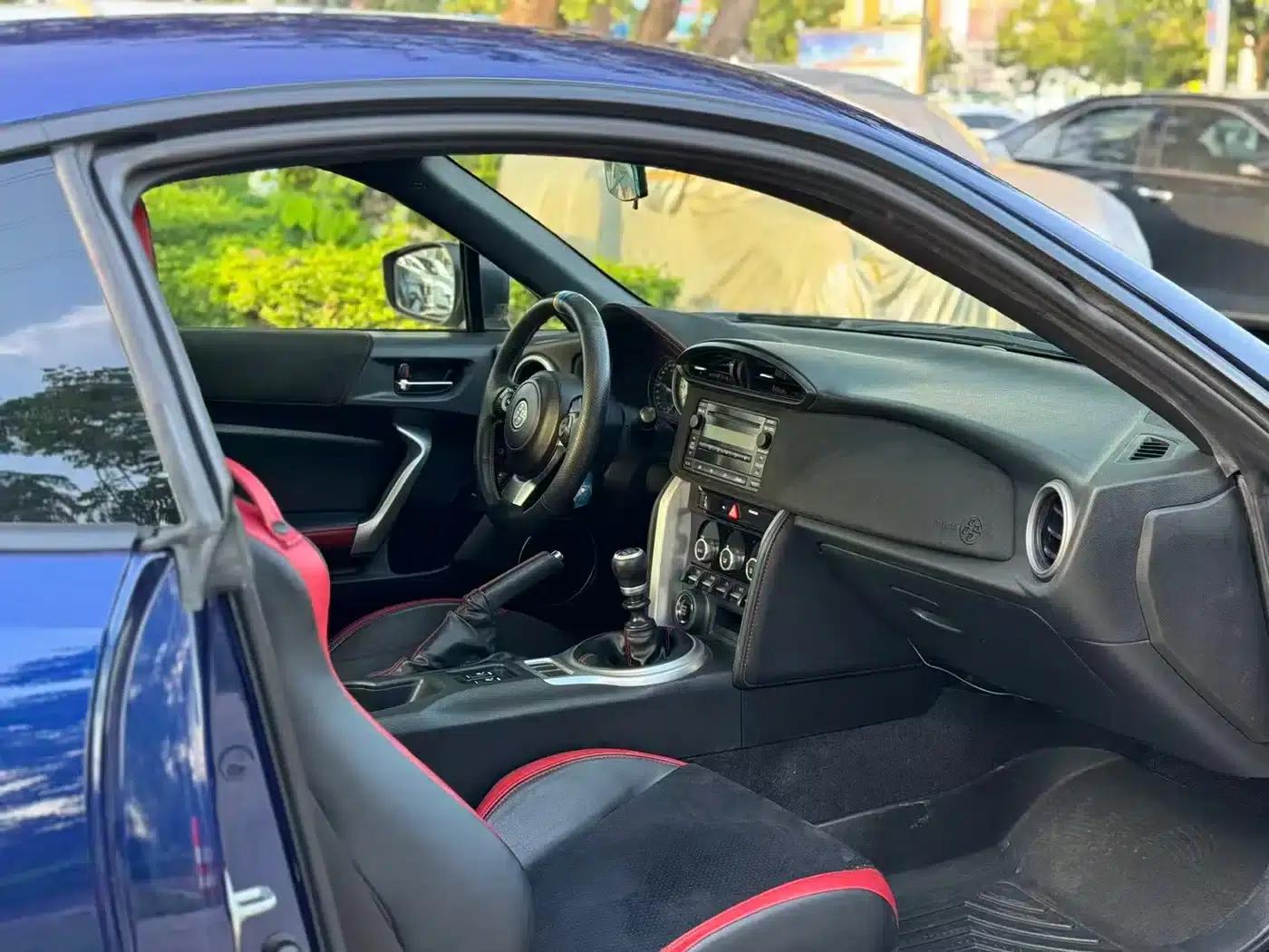 Toyota 86 2019 2.0L Manual Deluxe Edition — миниатюра 9