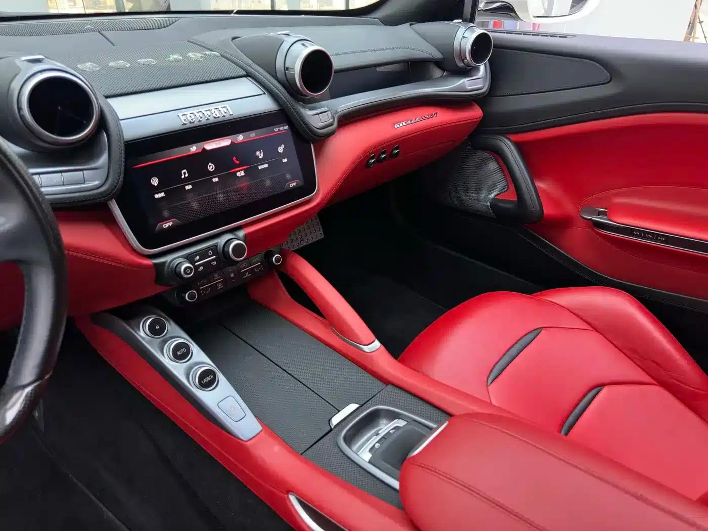 2017 GTC4Lusso 3.9T V8 — миниатюра 21