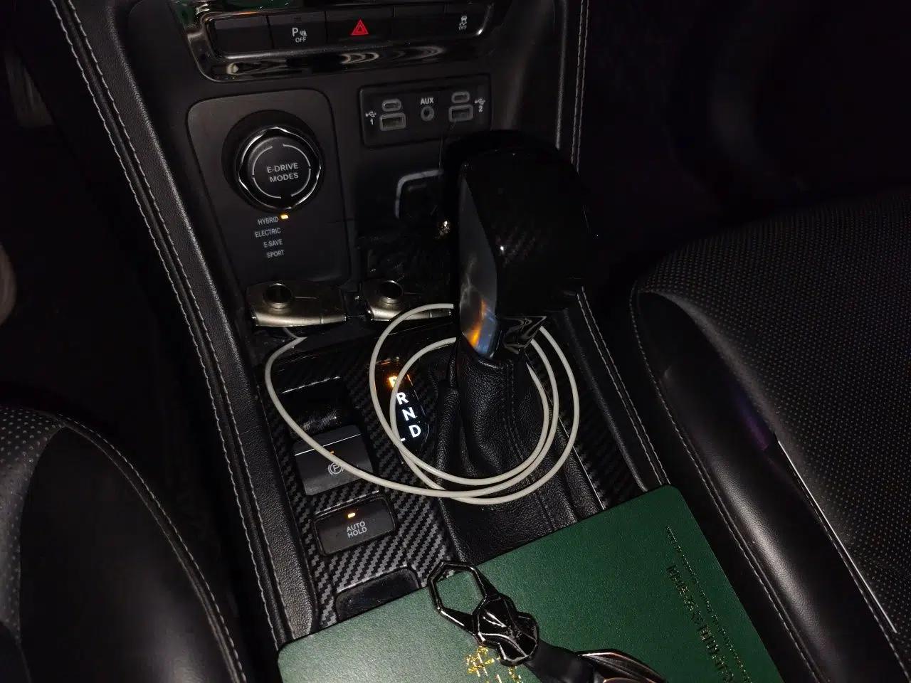 Used Jeep Commander PHEV 2020 2.0T Plug-in Hybrid Premium Edition — миниатюра 14