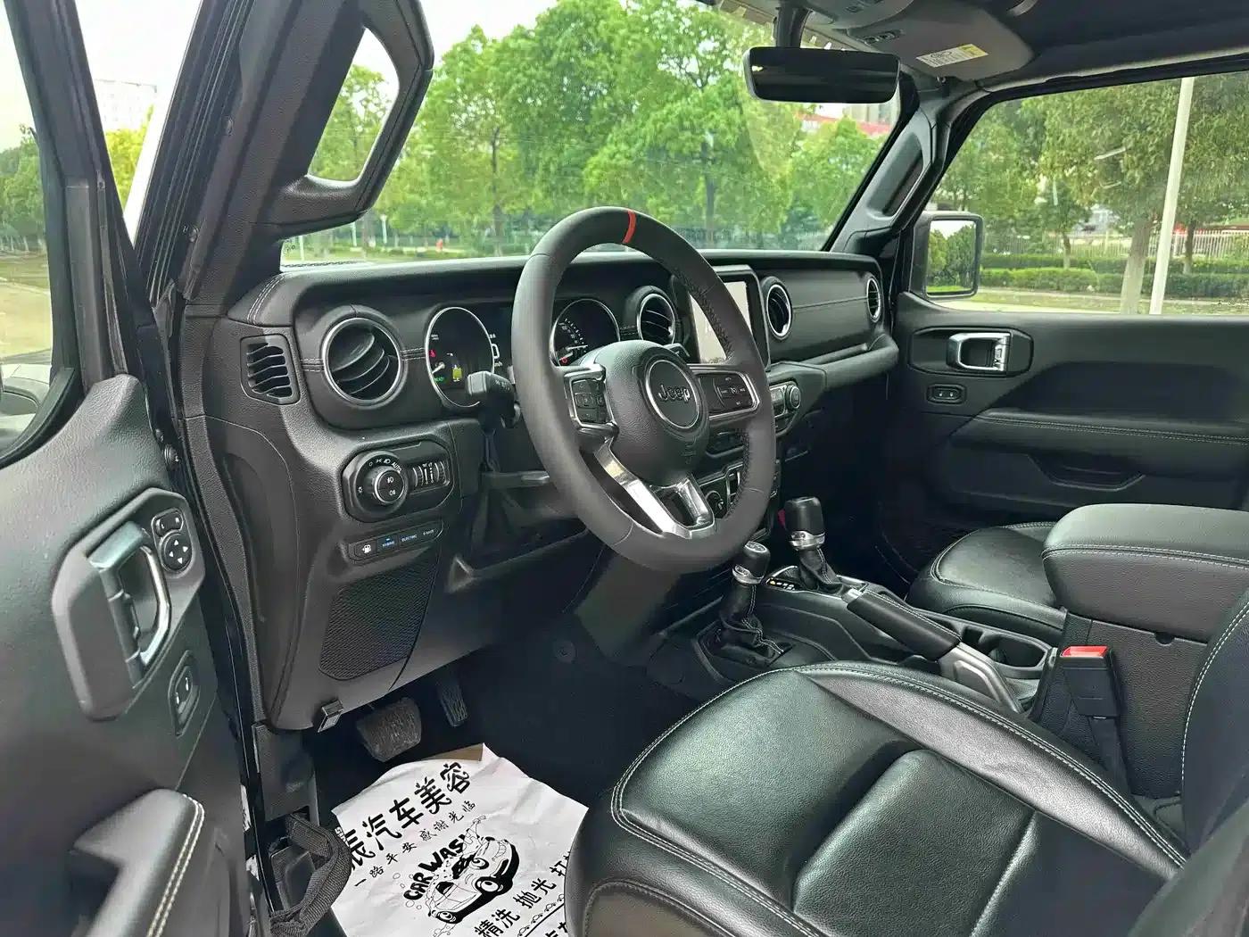 Jeep Wrangler New Energy 2021 Model 4-Door 2.0T 4xe Sahara — миниатюра 8