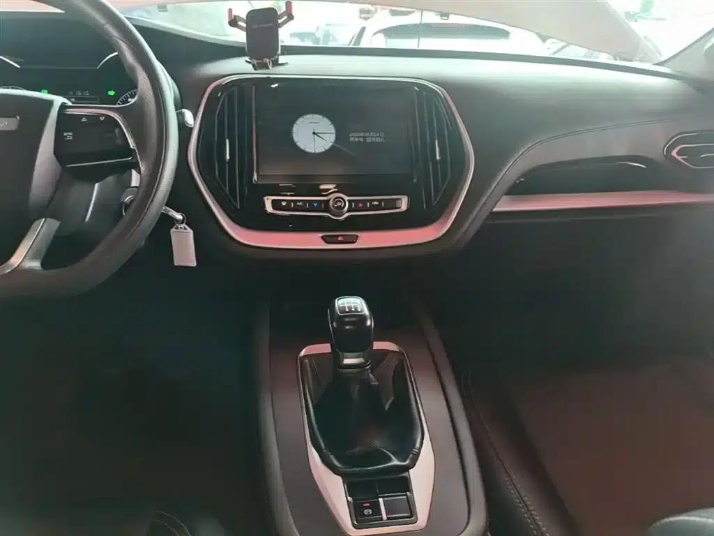 Jetour X70M 2022 1.5T Manual Avant-garde Partner 7-seater — миниатюра 13