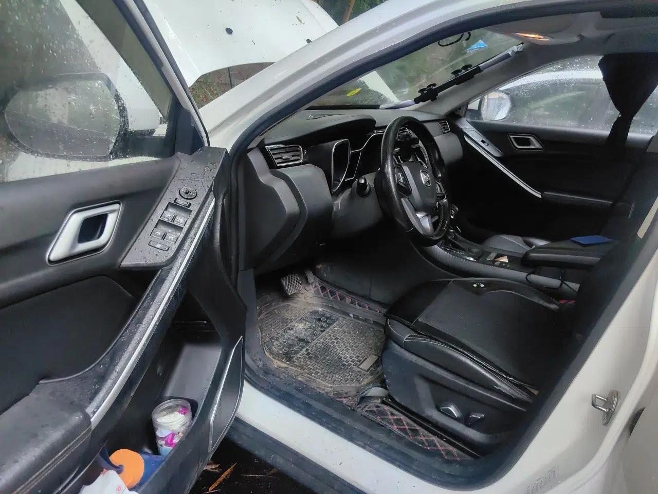 Used JMC Yusheng S330 2016 1.5L GTDi Automatic Two-Wheel Drive Prestige Edition — миниатюра 16