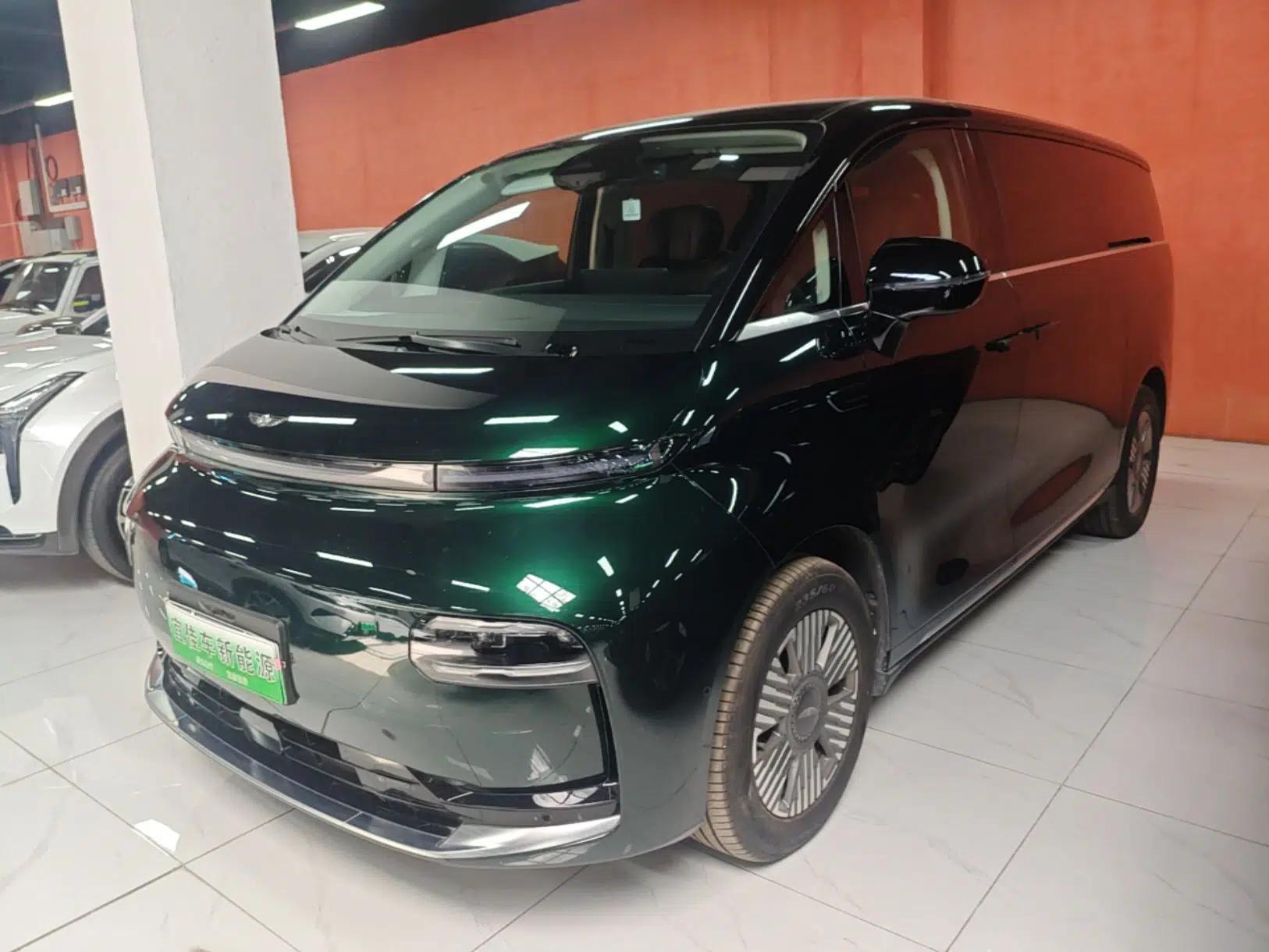 Used Geely Galaxy LEVC L380 2024 100 kWh 6-Seater Two-Wheel Drive Air — миниатюра 1
