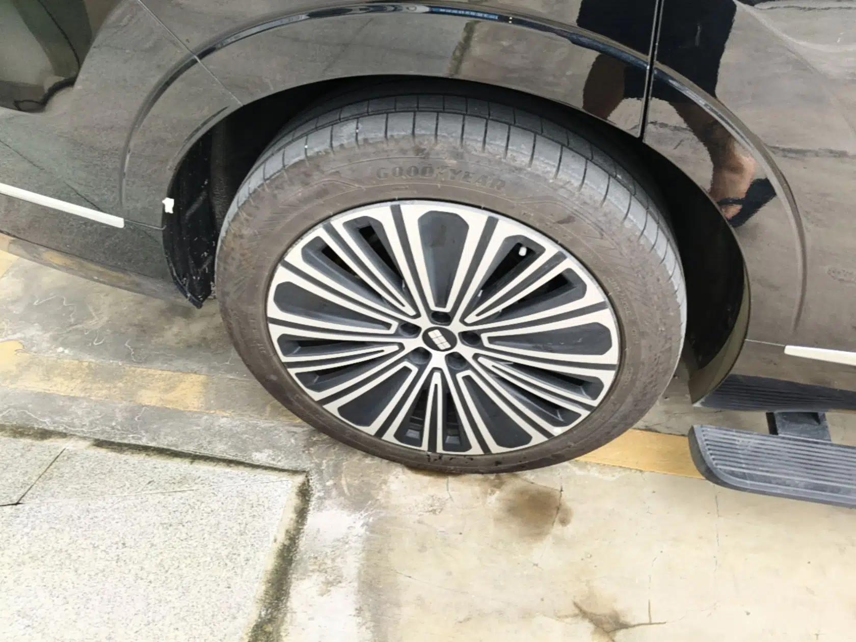 Used Geely Galaxy M9 2025 Model 210km Four-Wheel-Drive Leading Edition — миниатюра 11
