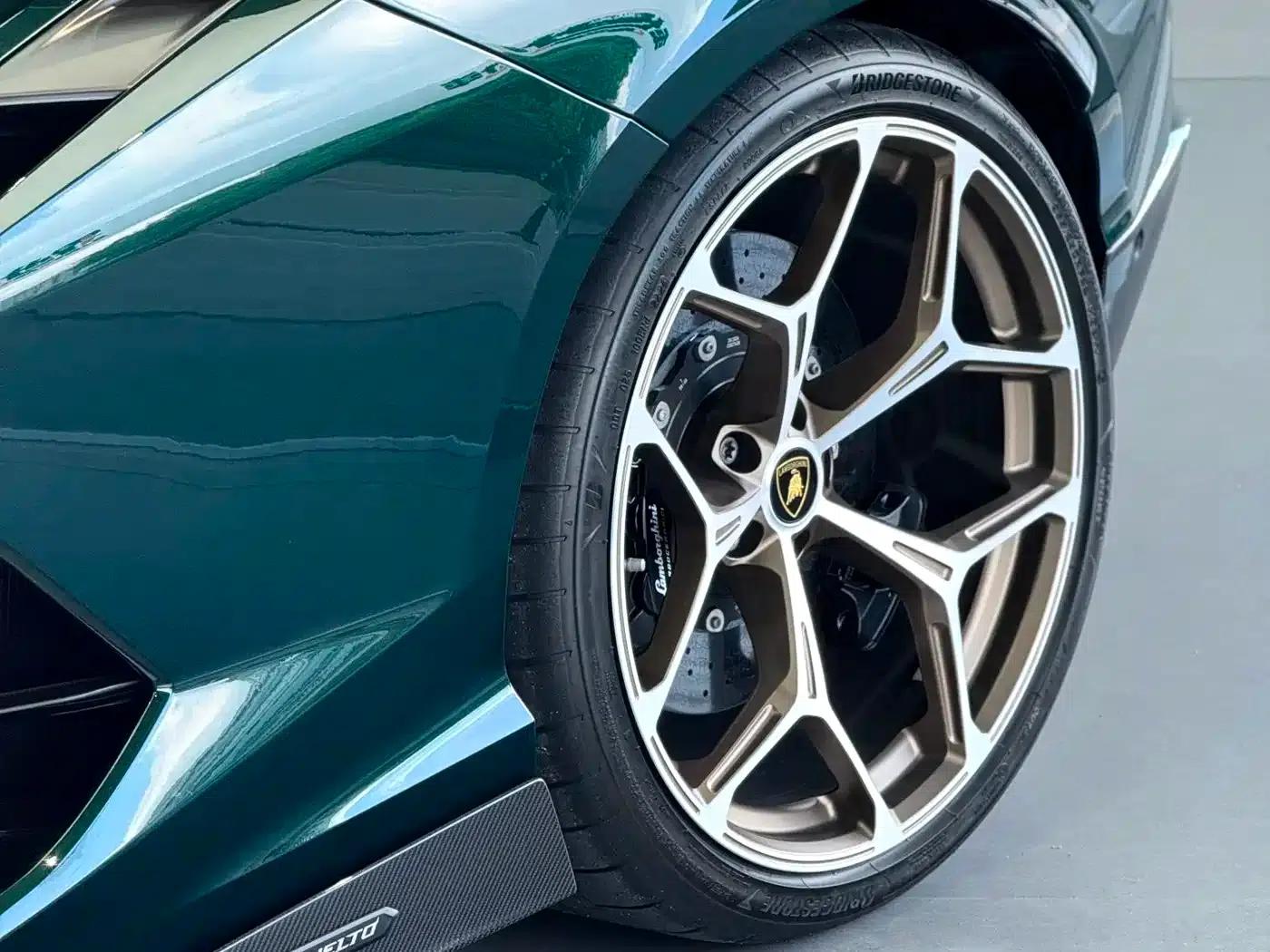 Revuelto 2023 6.5L PHEV Standard Edition — миниатюра 5