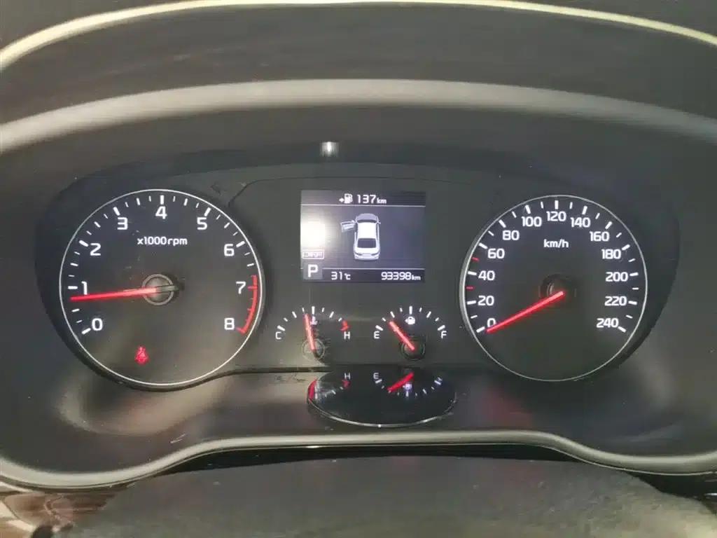 K5 2017 1.8L Automatic GLS — миниатюра 12