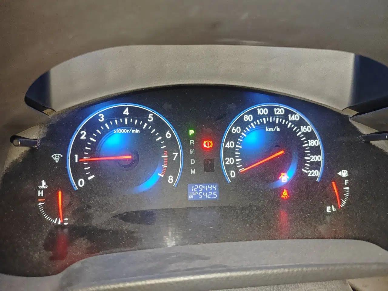 Used Mazda 8 2011 2.3L Deluxe Edition — миниатюра 11