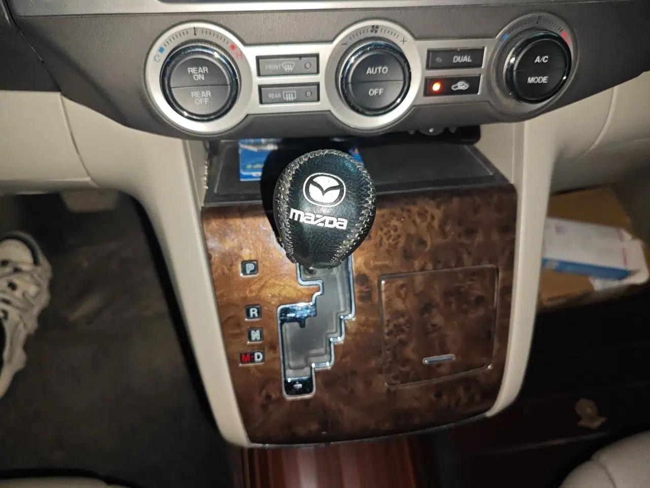 Used Mazda 8 2011 2.3L Deluxe Edition — миниатюра 14