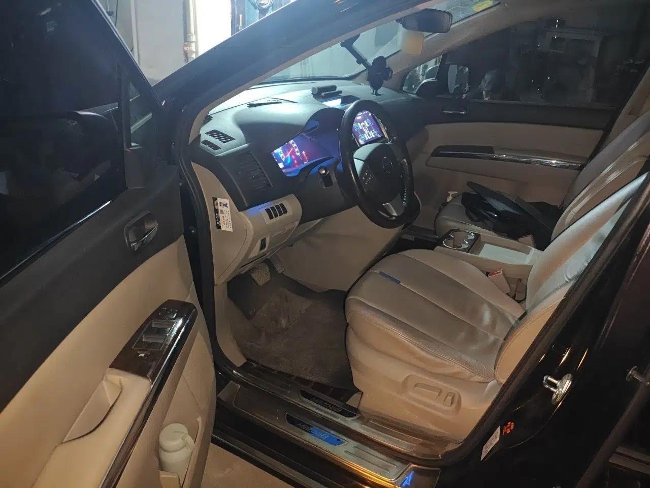 Used Mazda 8 2011 2.3L Deluxe Edition — миниатюра 16