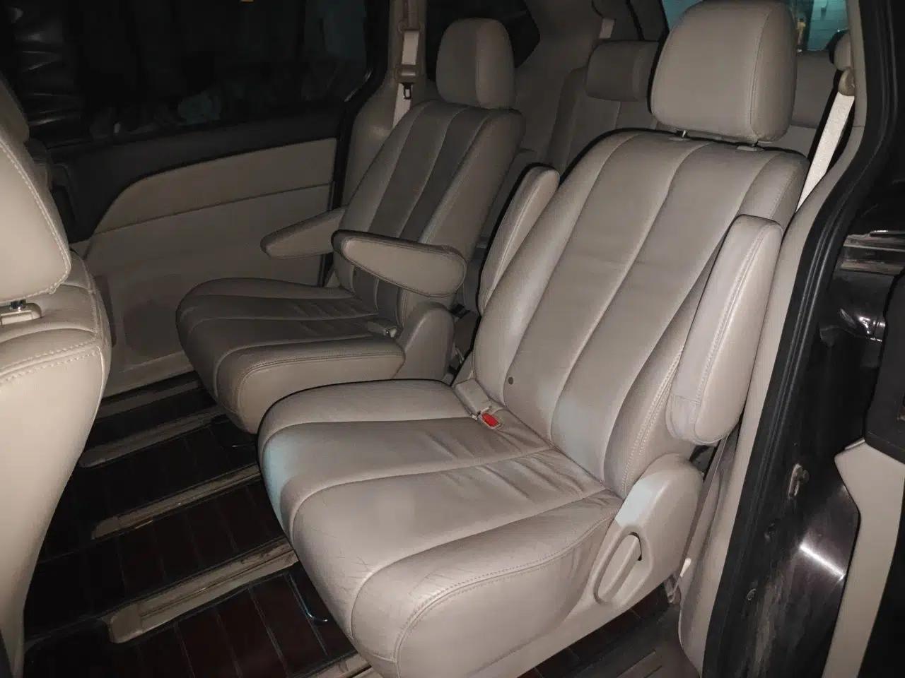Used Mazda 8 2011 2.3L Deluxe Edition — миниатюра 17