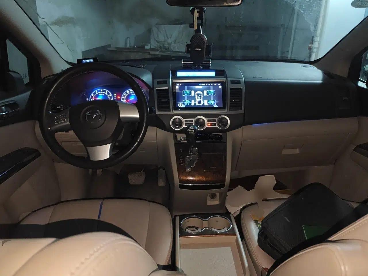 Used Mazda 8 2011 2.3L Deluxe Edition — миниатюра 9
