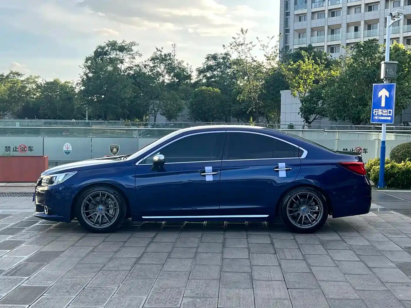 Legacy 2017 2.5i AWD Glory Edition EyeSight — миниатюра 8