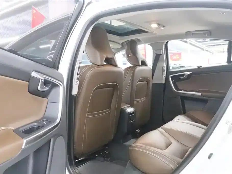 2018 Volvo S60 Plug-in Hybrid, S60L E-Drive Hybrid T6 Entry Edition — миниатюра 14