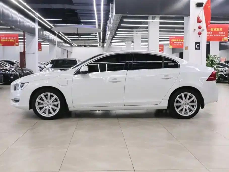 2018 Volvo S60 Plug-in Hybrid, S60L E-Drive Hybrid T6 Entry Edition — миниатюра 3