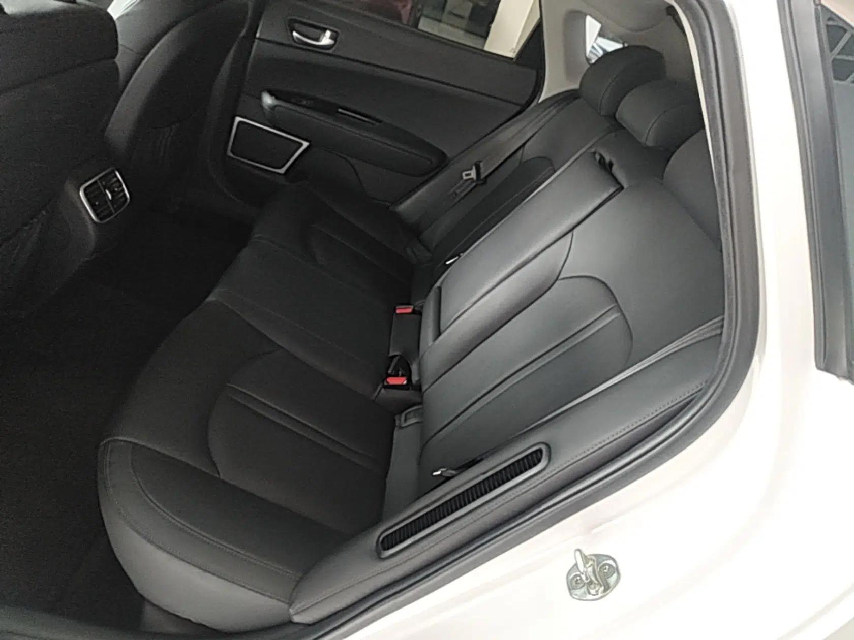 Used Kia K5 New Energy 2019 2.0L LUX — миниатюра 25