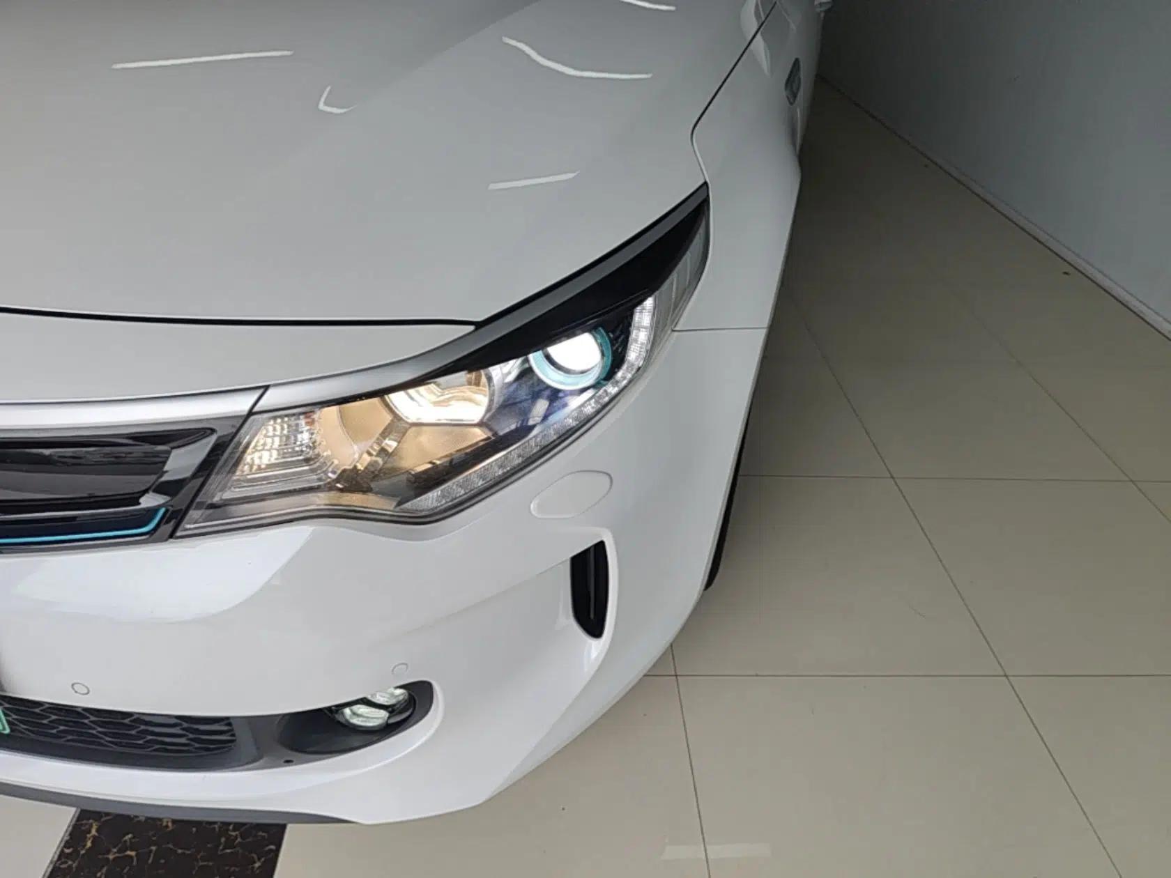 Used Kia K5 New Energy 2019 2.0L LUX — миниатюра 8