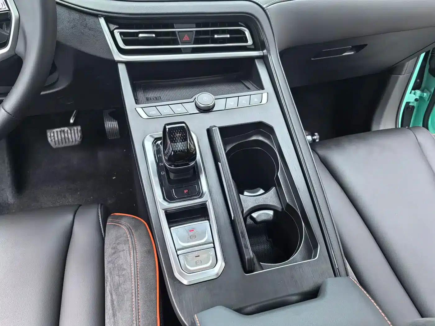 Macchiato DHT-PHEV 2021 1.5L Special Edition — миниатюра 16