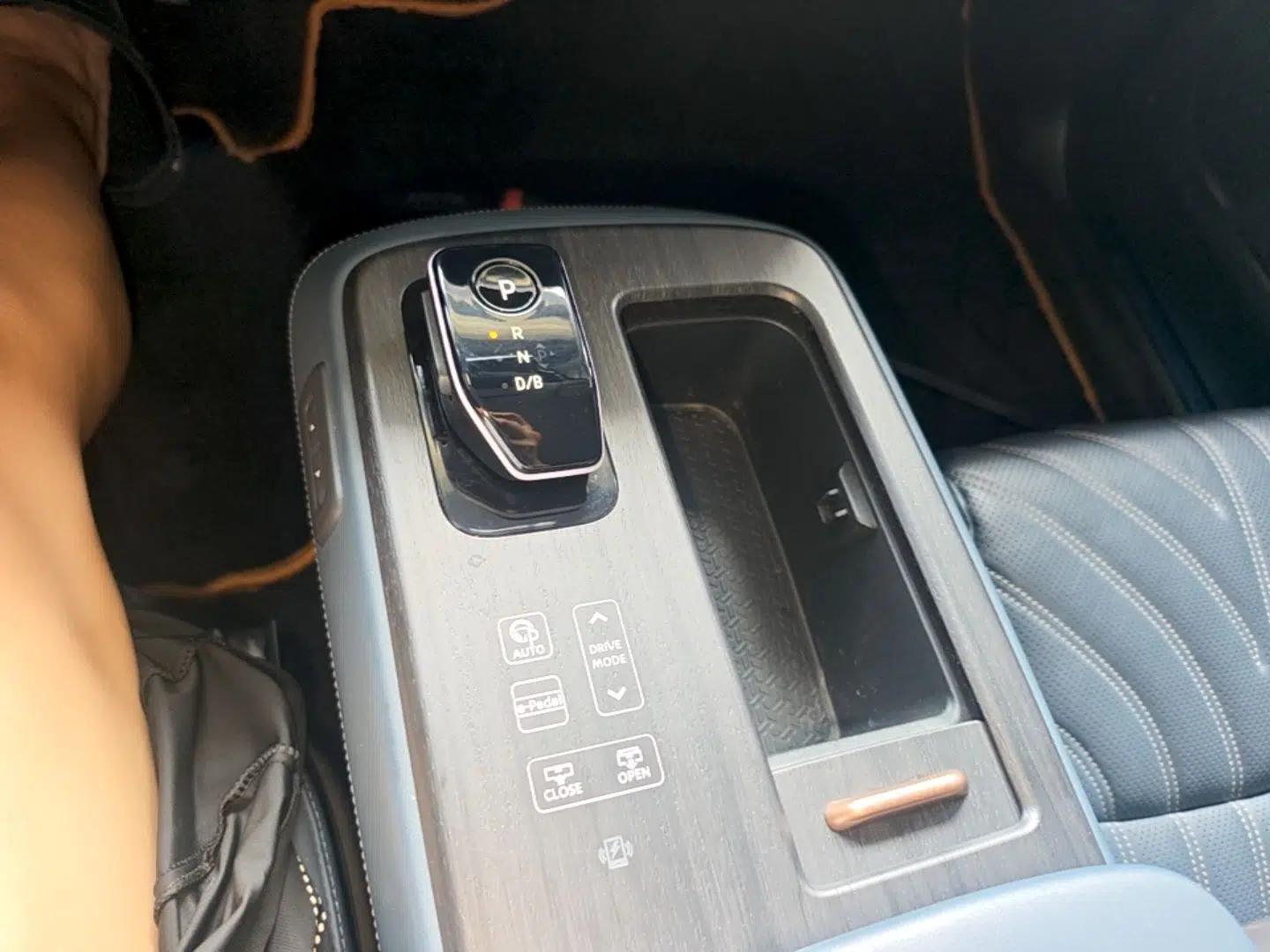 Used Nissan ARIYA 2022 Four-Wheel-Drive High-Performance Top-Tier Model — миниатюра 16