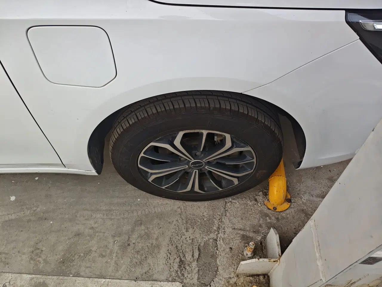 Used Roewe i6 MAX New Energy 2023 EV 420 Skyroof Special Edition — миниатюра 8