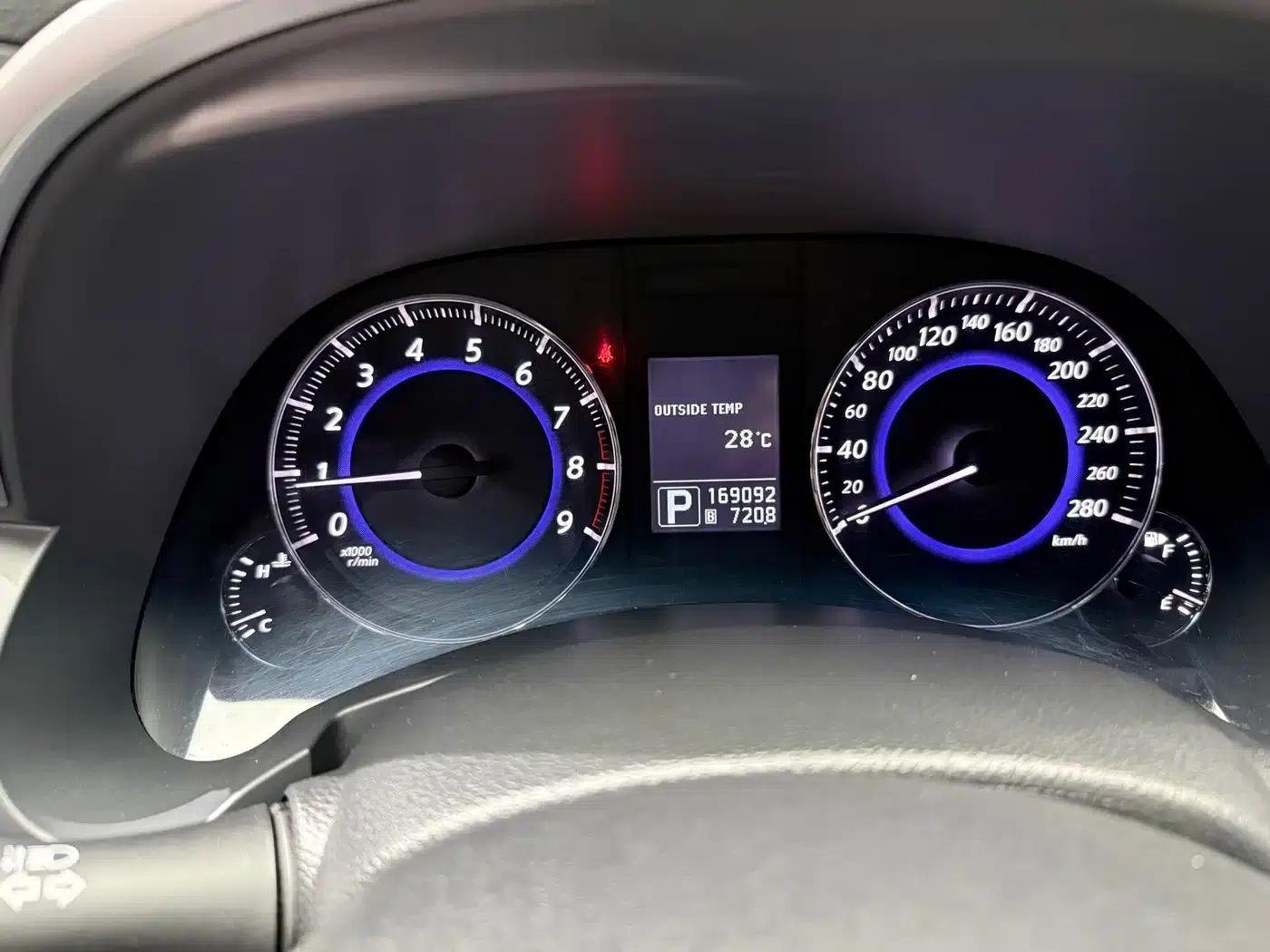 Infiniti QX70 2013 3.7L Standard Edition — миниатюра 16