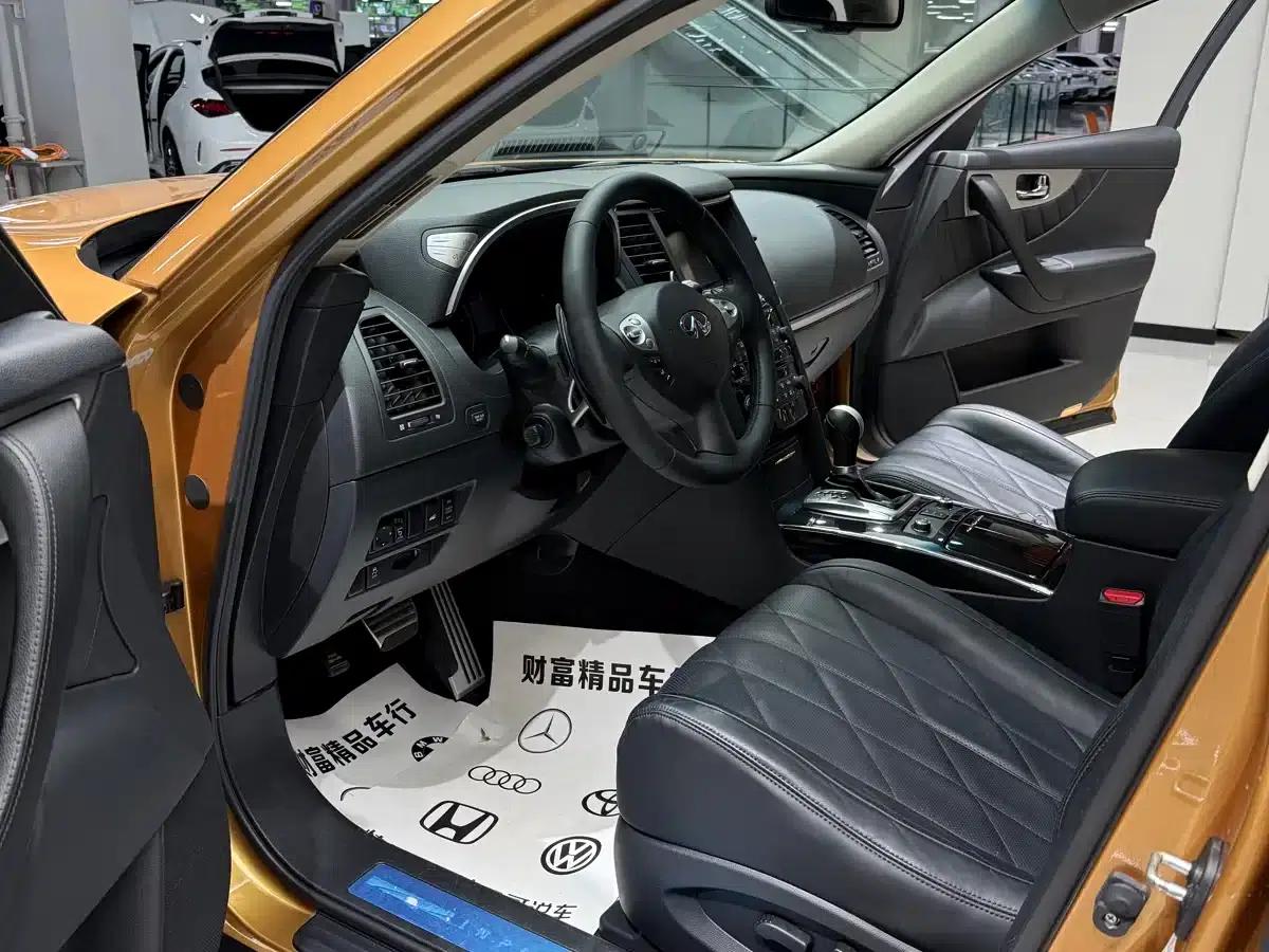 Infiniti QX70 2013 3.7L Standard Edition — миниатюра 8