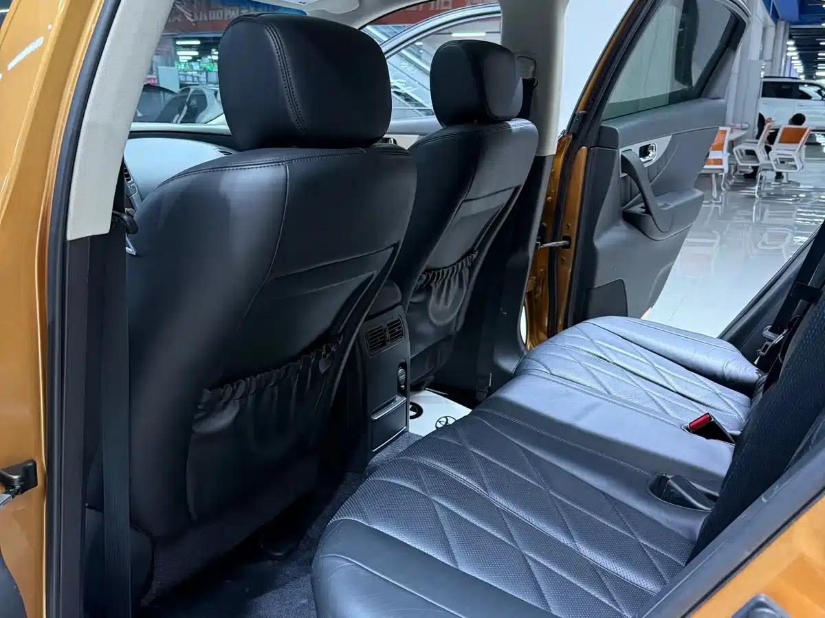 Infiniti QX70 2013 3.7L Standard Edition — миниатюра 9