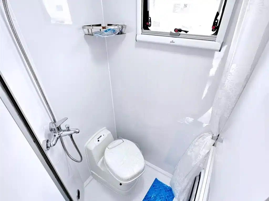 Iveco Daily 2026 3.0T Six-Seat Caravan — миниатюра 16