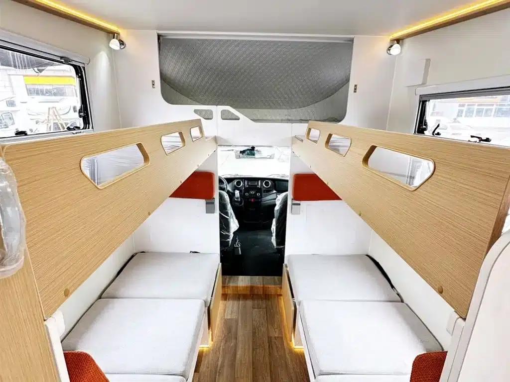 Iveco Daily 2026 3.0T Six-Seat Caravan — миниатюра 10