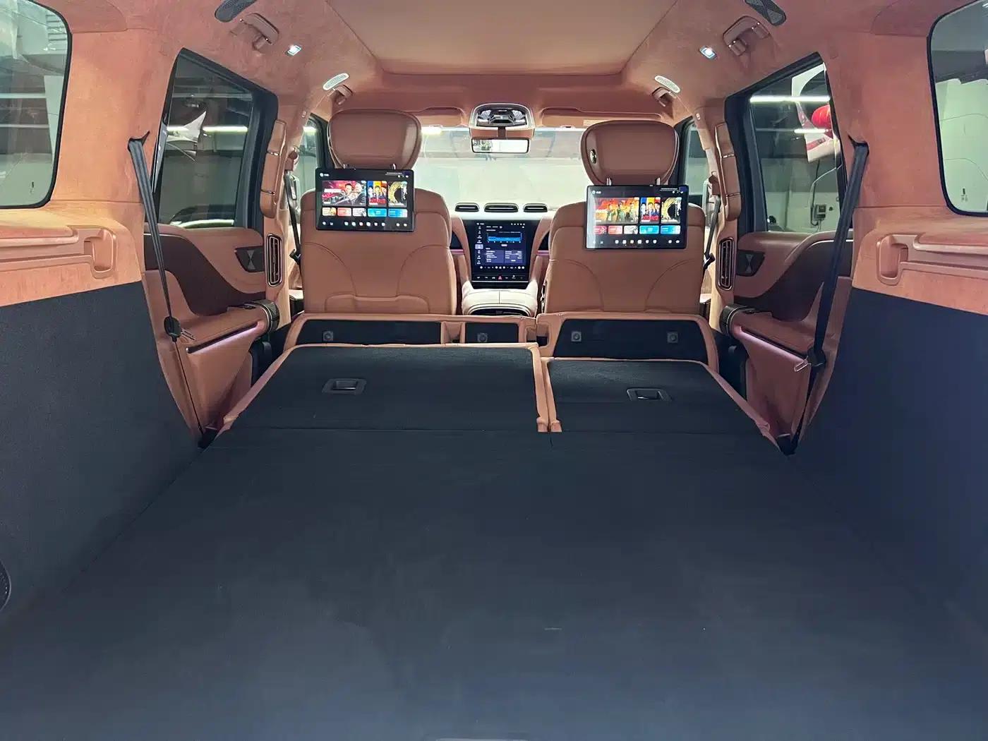 Looking up at the 2023 U8 Luxury Edition — миниатюра 8