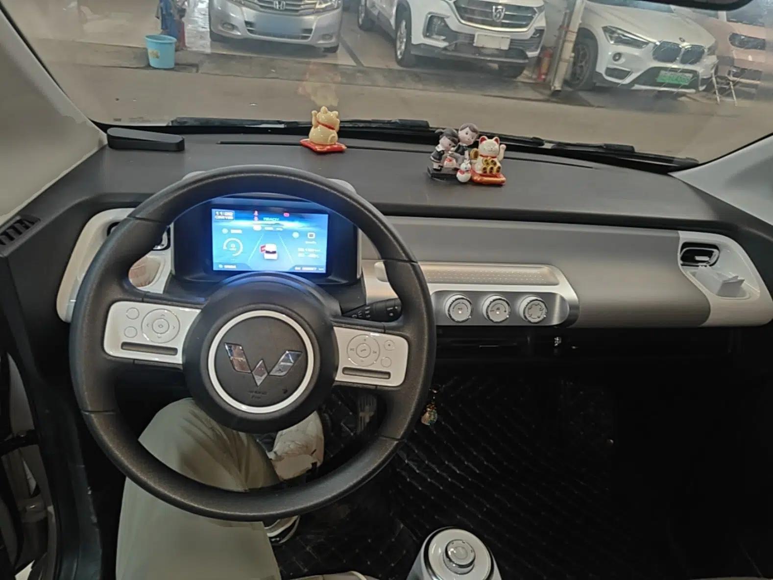 Used Wuling Air ev 2023 - Four Seats - Standard Edition — миниатюра 12