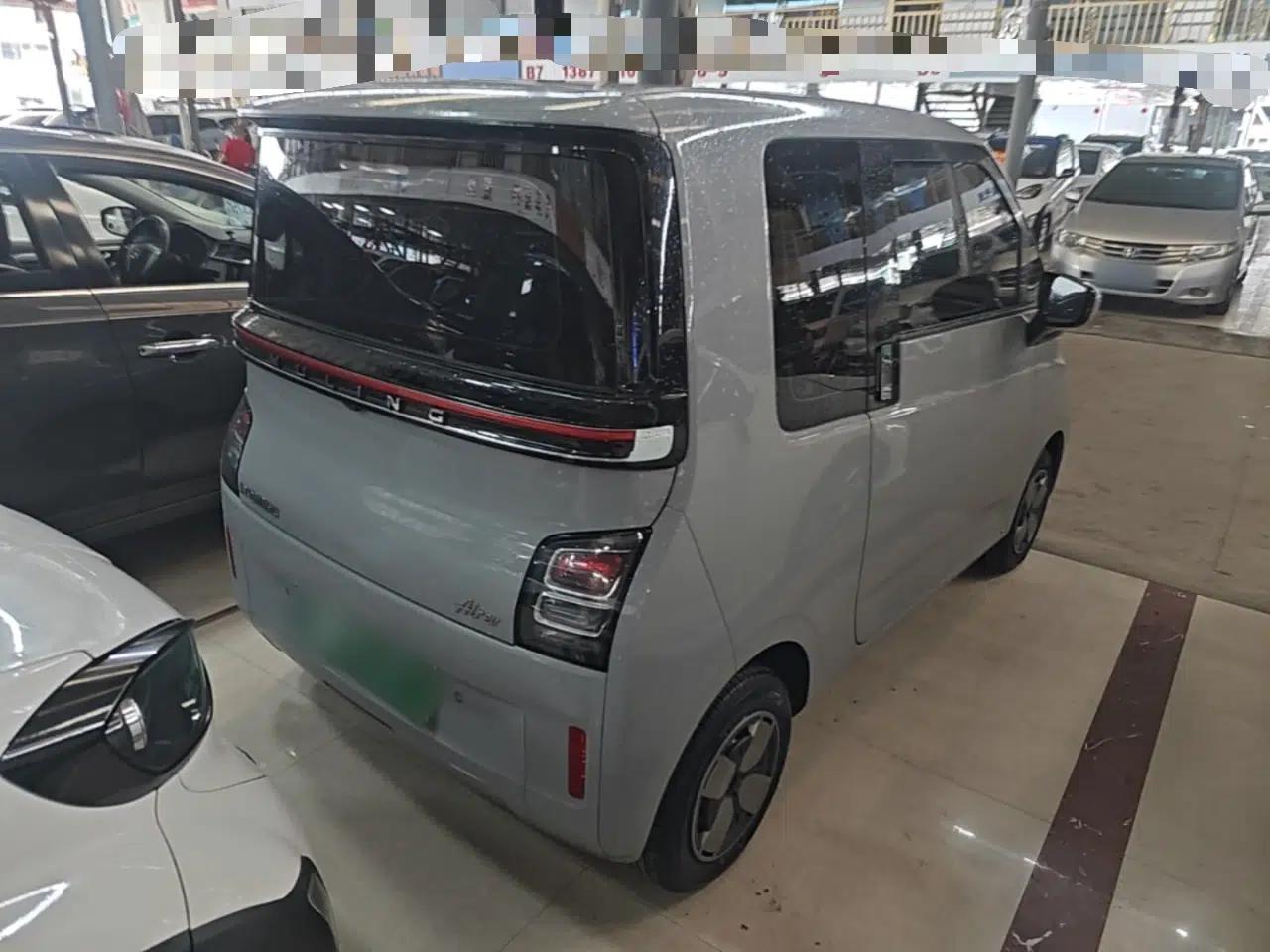 Used Wuling Air ev 2023 - Four Seats - Standard Edition — миниатюра 4