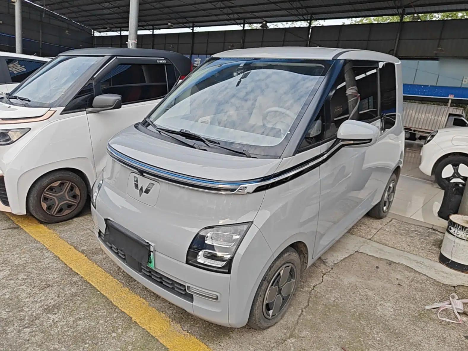 Used Wuling Air ev 2023 - Four Seats - Advanced Edition — миниатюра 1