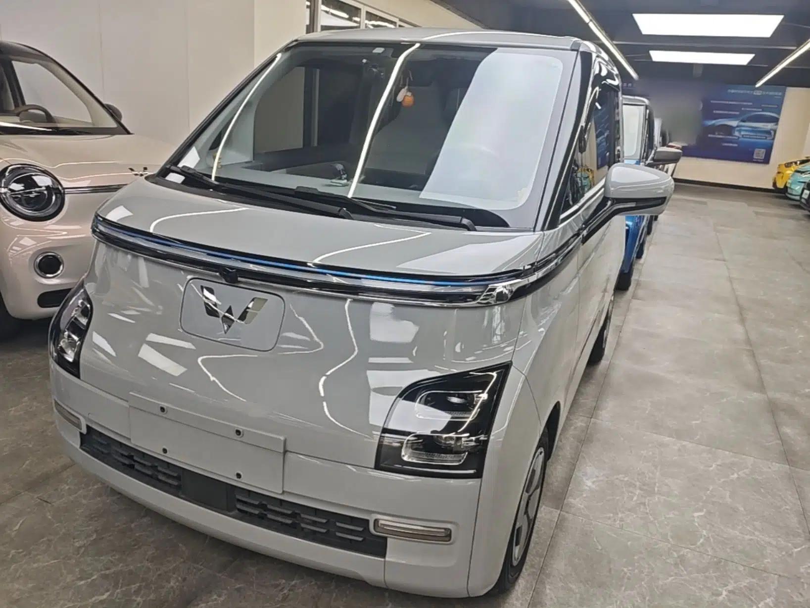 Used Wuling Air ev 2023 - Four Seats - Advanced Edition — миниатюра 1