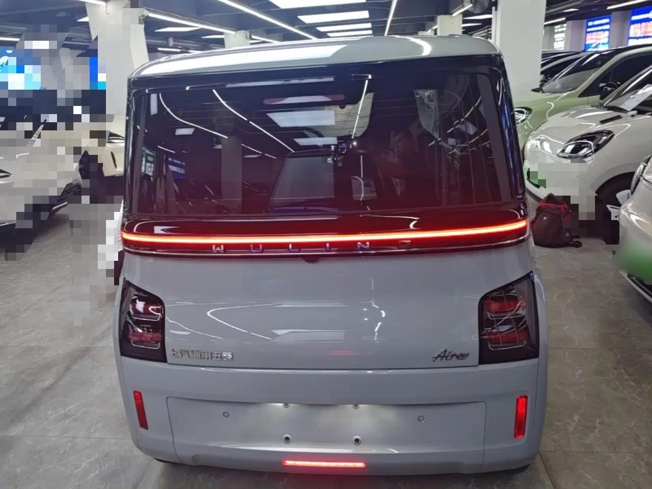 Used Wuling Air ev 2023 - Four Seats - Advanced Edition — миниатюра 5