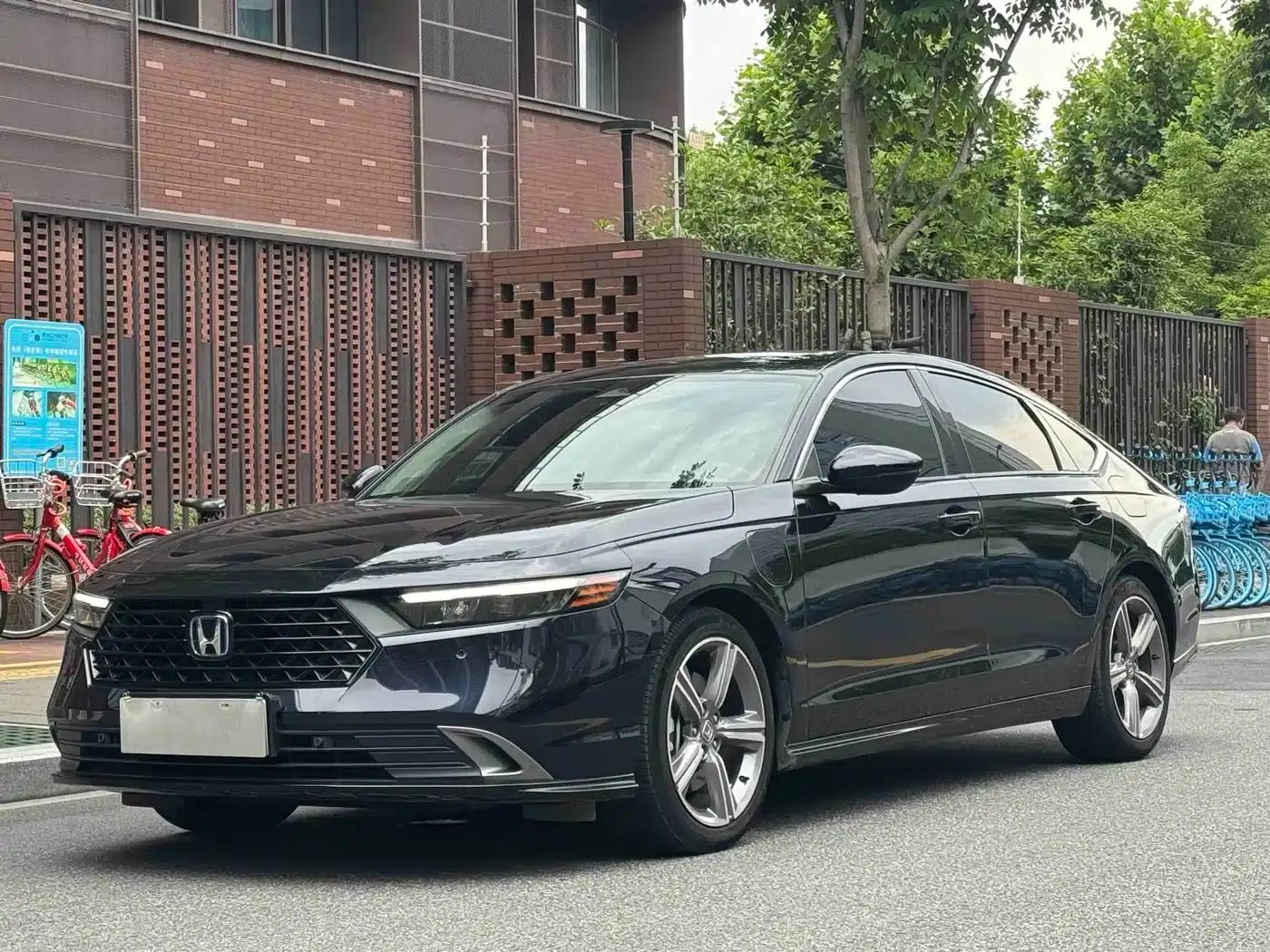 Accord PHEV 2023 2.0L e:PHEV Premium Edition — миниатюра 1