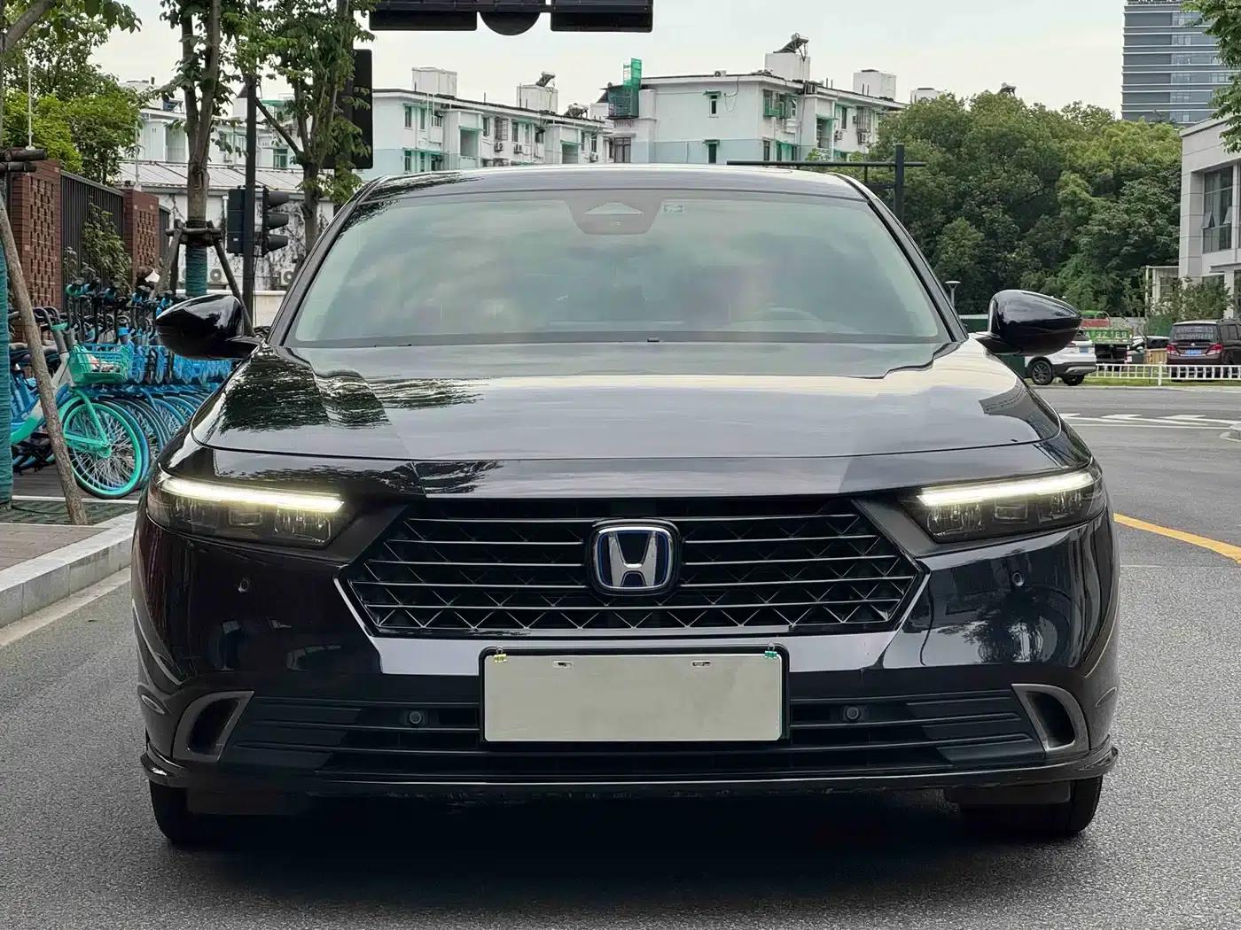 Accord PHEV 2023 2.0L e:PHEV Premium Edition — миниатюра 2