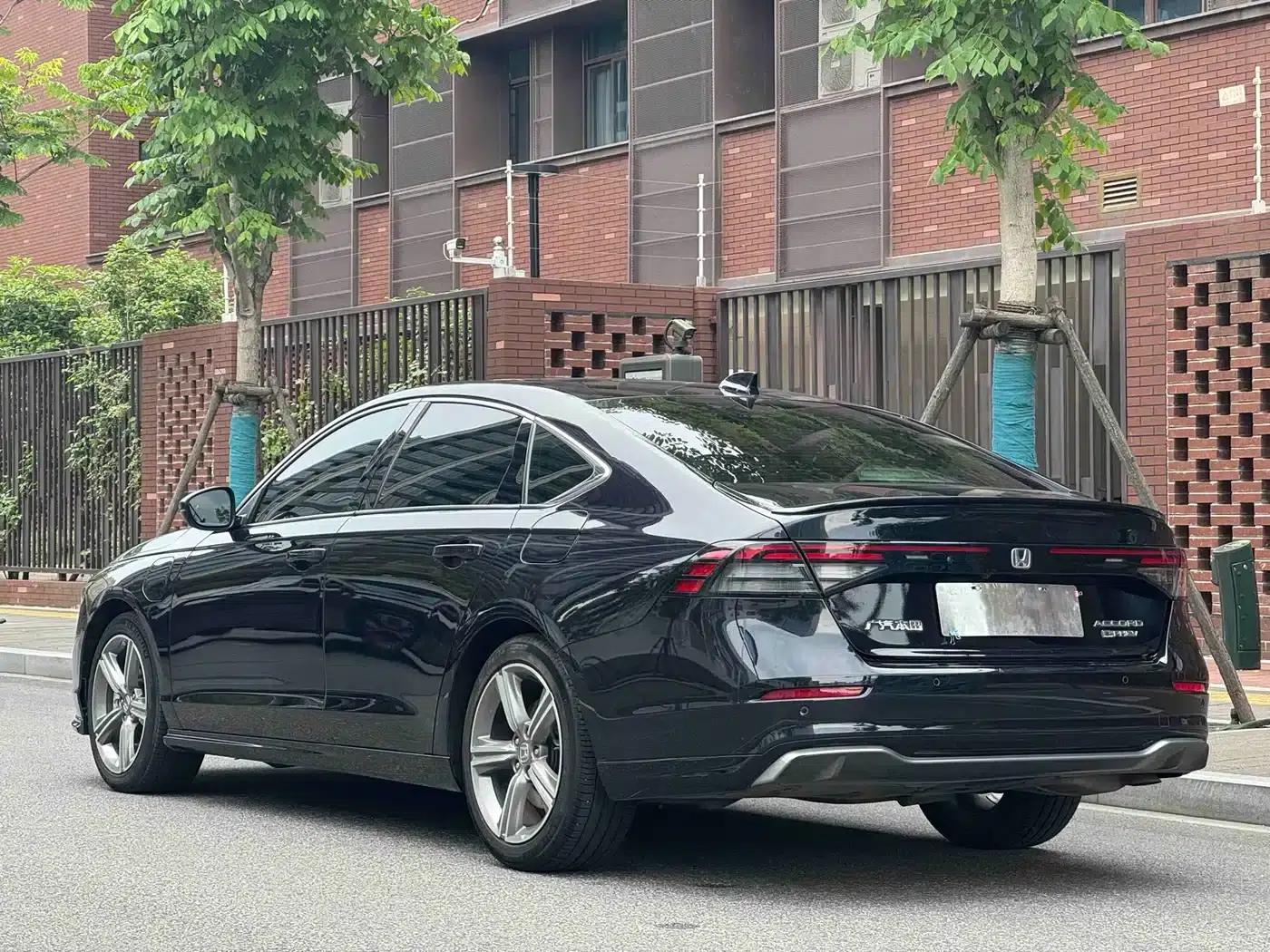 Accord PHEV 2023 2.0L e:PHEV Premium Edition — миниатюра 17