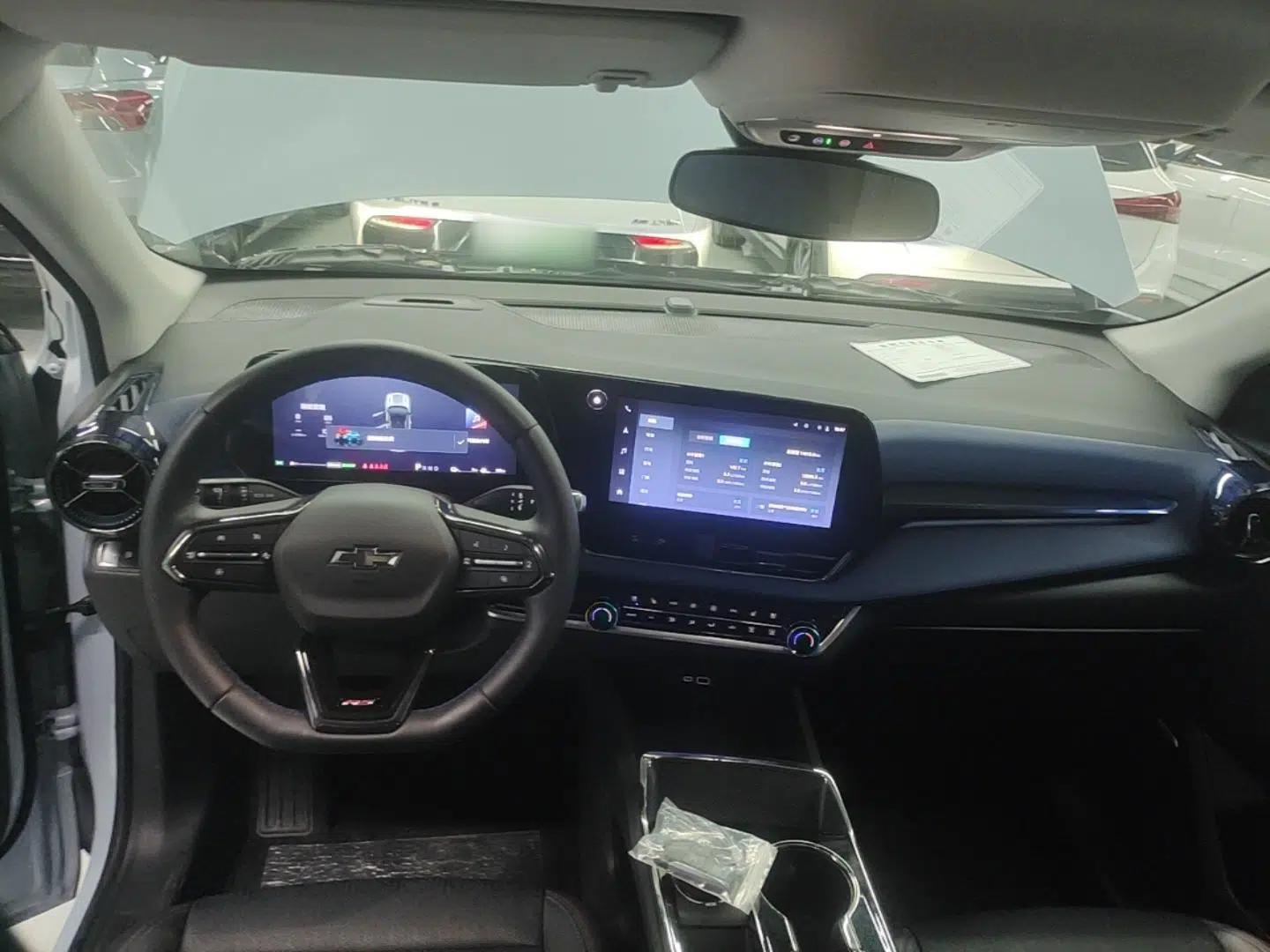 Used Chevrolet Equinox Plus 2024 102km RS Ultimate Edition — миниатюра 12