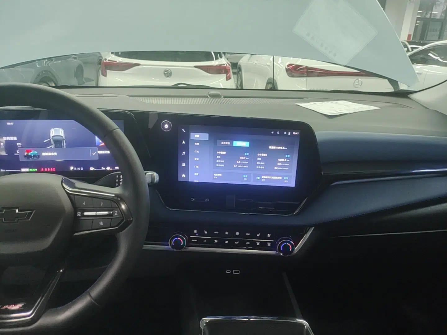 Used Chevrolet Equinox Plus 2024 102km RS Ultimate Edition — миниатюра 15
