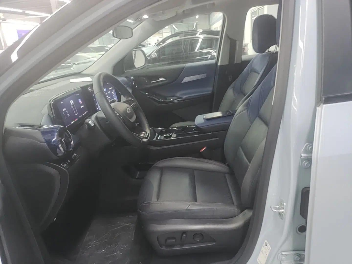 Used Chevrolet Equinox Plus 2024 102km RS Ultimate Edition — миниатюра 17