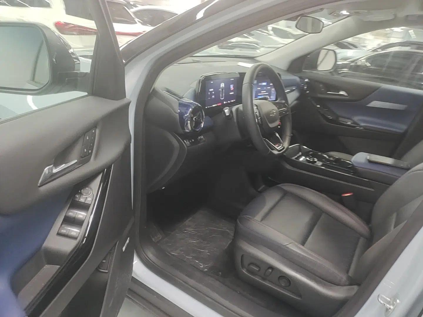 Used Chevrolet Equinox Plus 2024 102km RS Ultimate Edition — миниатюра 18