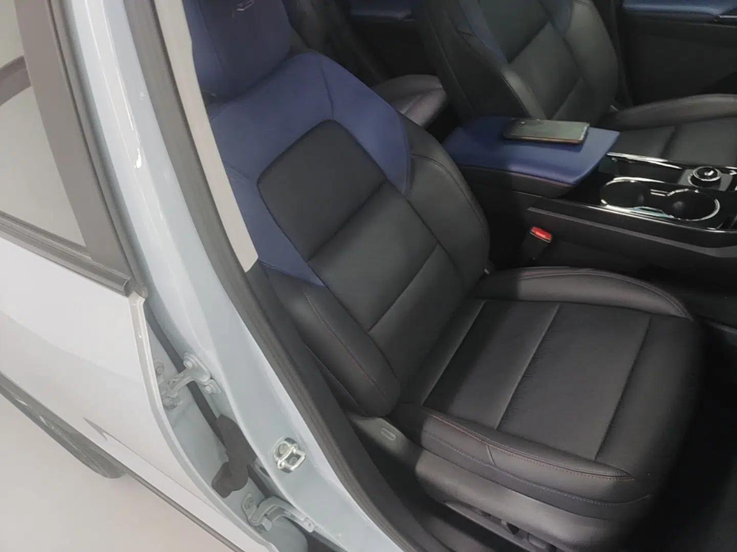 Used Chevrolet Equinox Plus 2024 102km RS Ultimate Edition — миниатюра 19